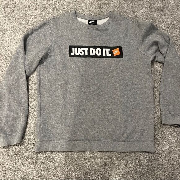 Gray Nike just do it thick training work out men’s sweatshirt size M - Picture 2 of 2